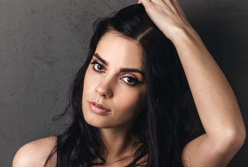 how to date a latina woman