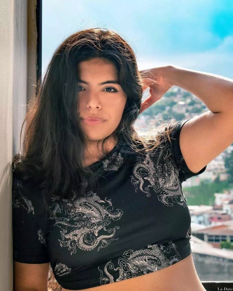 Esperanza Profile image 2